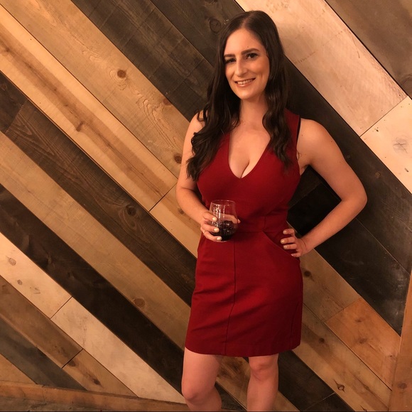 Meet your Posher, Alyssa - Picture 1 of 1